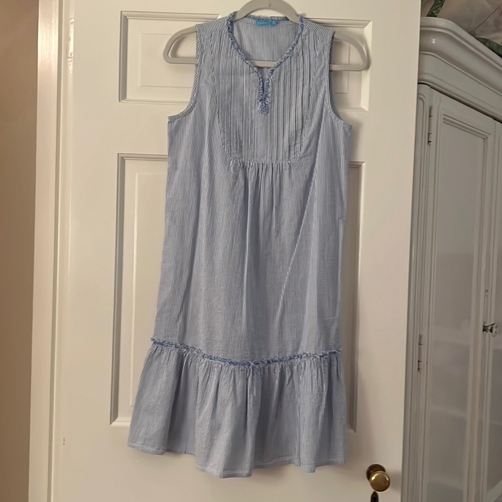 J. McLaughlin Seersucker blue white sleeveless shift dress